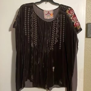 Beautiful deep gray velvetine butterfly sleeves.